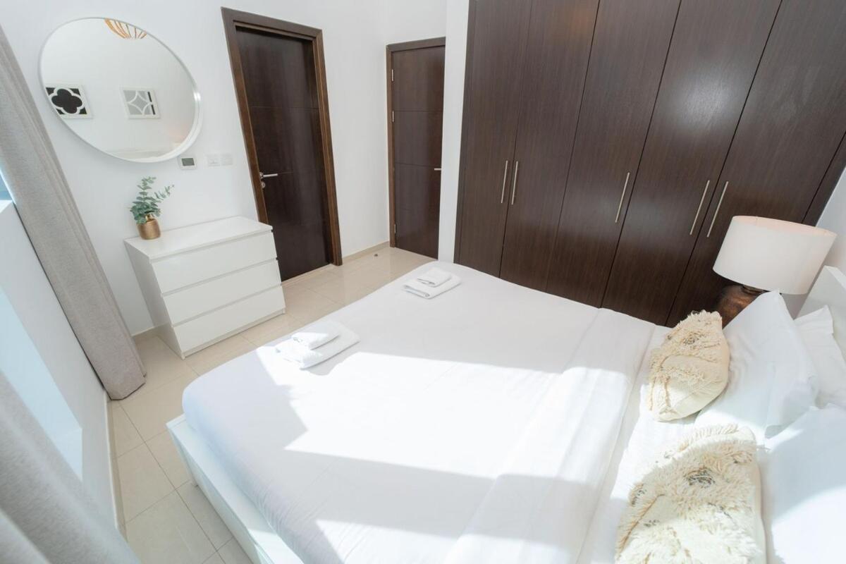 Aws Holiday Homes - Prime Apartment Near The Beach Дубай Екстериор снимка